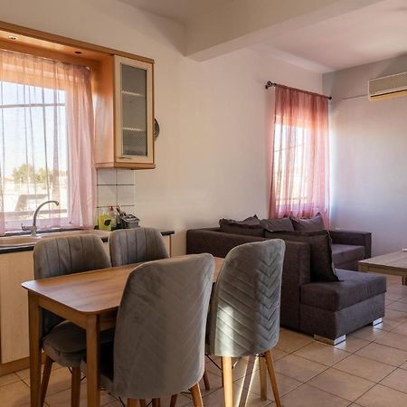 Deluxe Apartment La Лариса Экстерьер фото